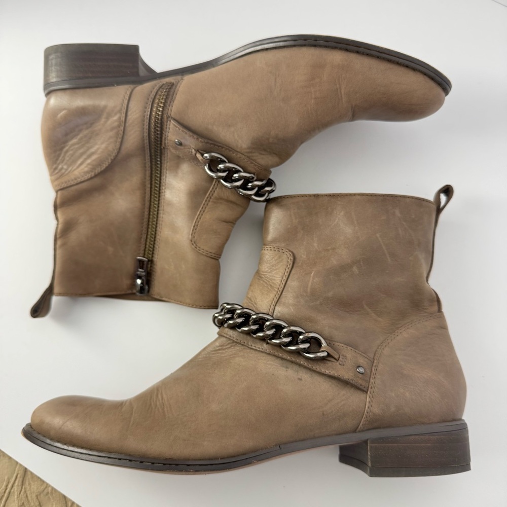 Coach Bootie ADELLA BURNISH CALF Taupe Grey Leather Chain-Trim Ankle Boots FLAW